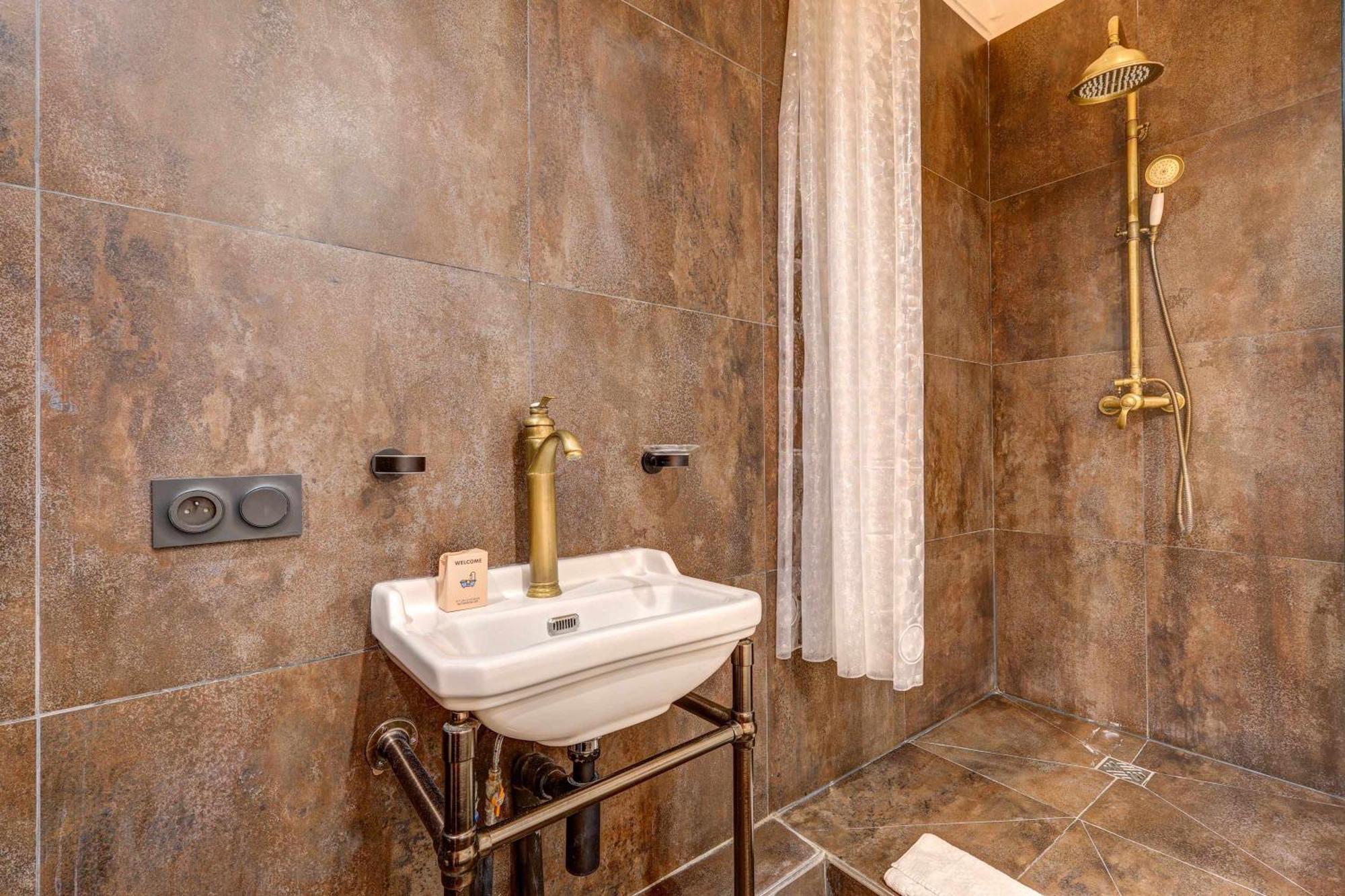 Gare De Lyon 4bd - 4bth Apartment! * Parijs